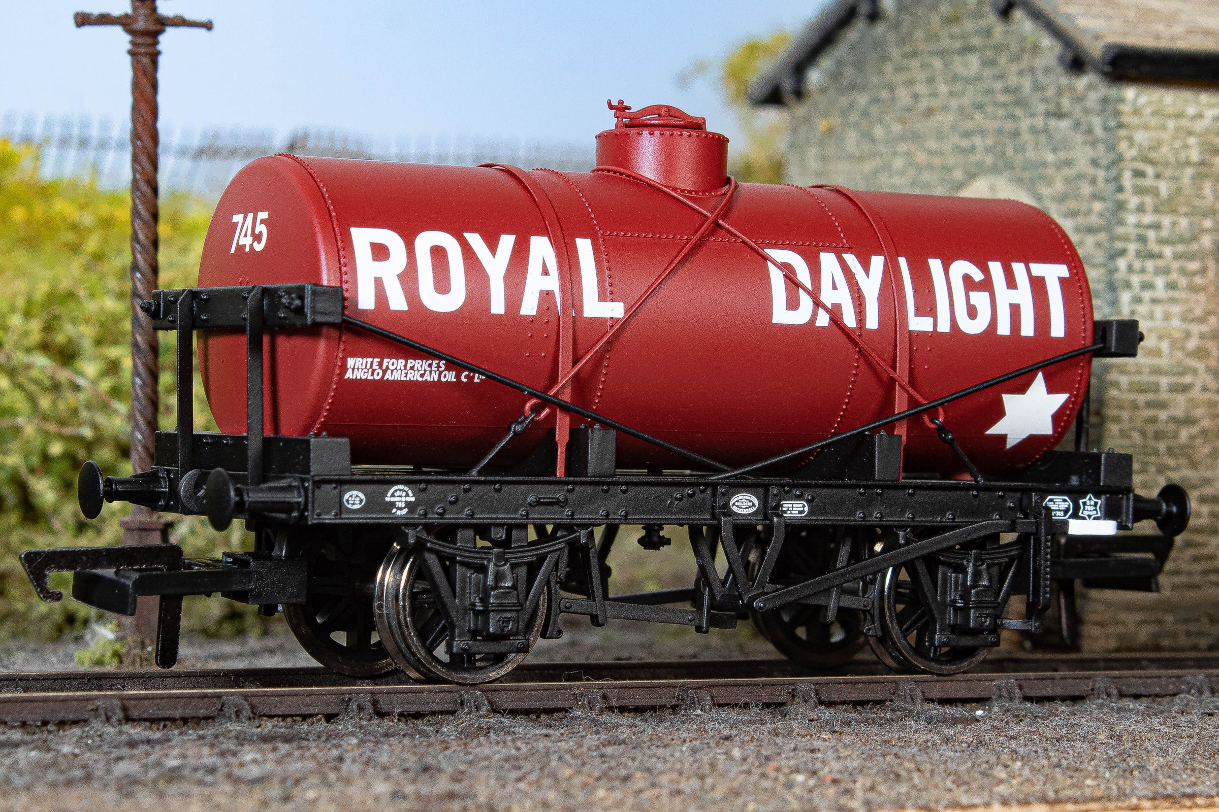 (image for) OR76TK2010 12T Tank Wagon - Royal Daylight No.745