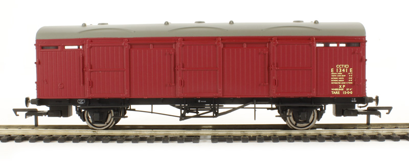 R6683 ex-LNER extra long CCT van E1341E in BR crimson (image for) R6683 ex-LNER extra long CCT van E1341E in BR crimson