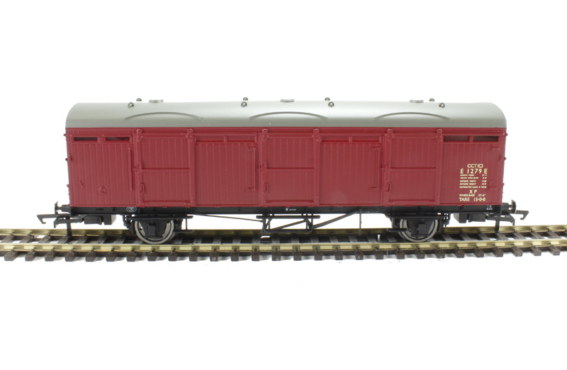 (image for) R6683C ex-LNER extra long CCT van E1279E in BR crimson
