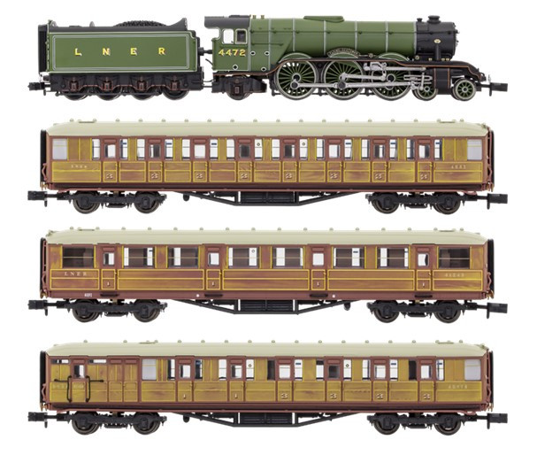 2S-011-010 A3 4472 'Flying Scotsman' LNER Green Train Pack (image for) 2S-011-010 A3 4472 'Flying Scotsman' LNER Green Train Pack