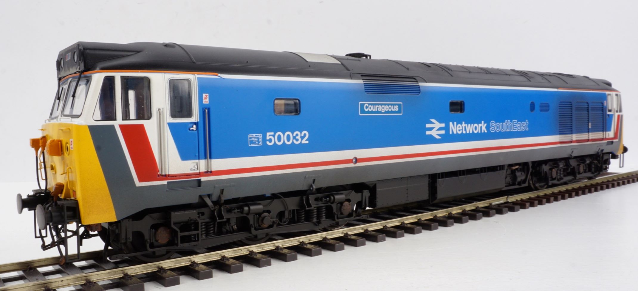 (image for) 4038 Class 50 Network South East Courageous (Weathered)