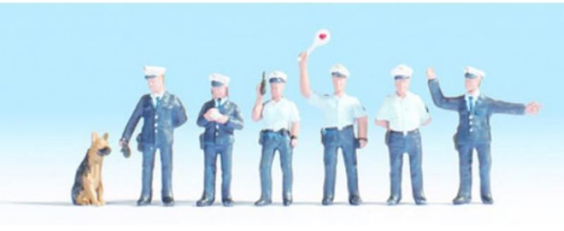 (image for) 36091 Police Officers N Gauge Figures Set