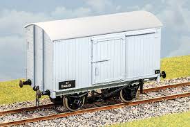 (image for) PS04 LNER 12T GOODS VAN KIT