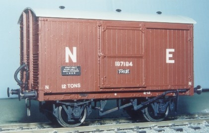 (image for) PS46 LNER 12T FRUIT VAN KIT